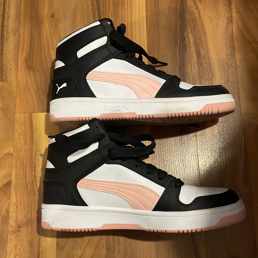 Shoes - Picture 3 of 5
